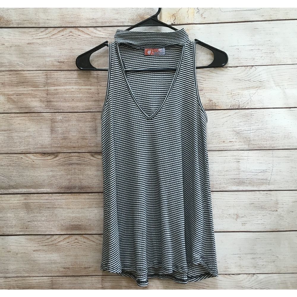 LIBBY STORY RIBBED TOP IN BLACK AND WHITE STRIPES‎